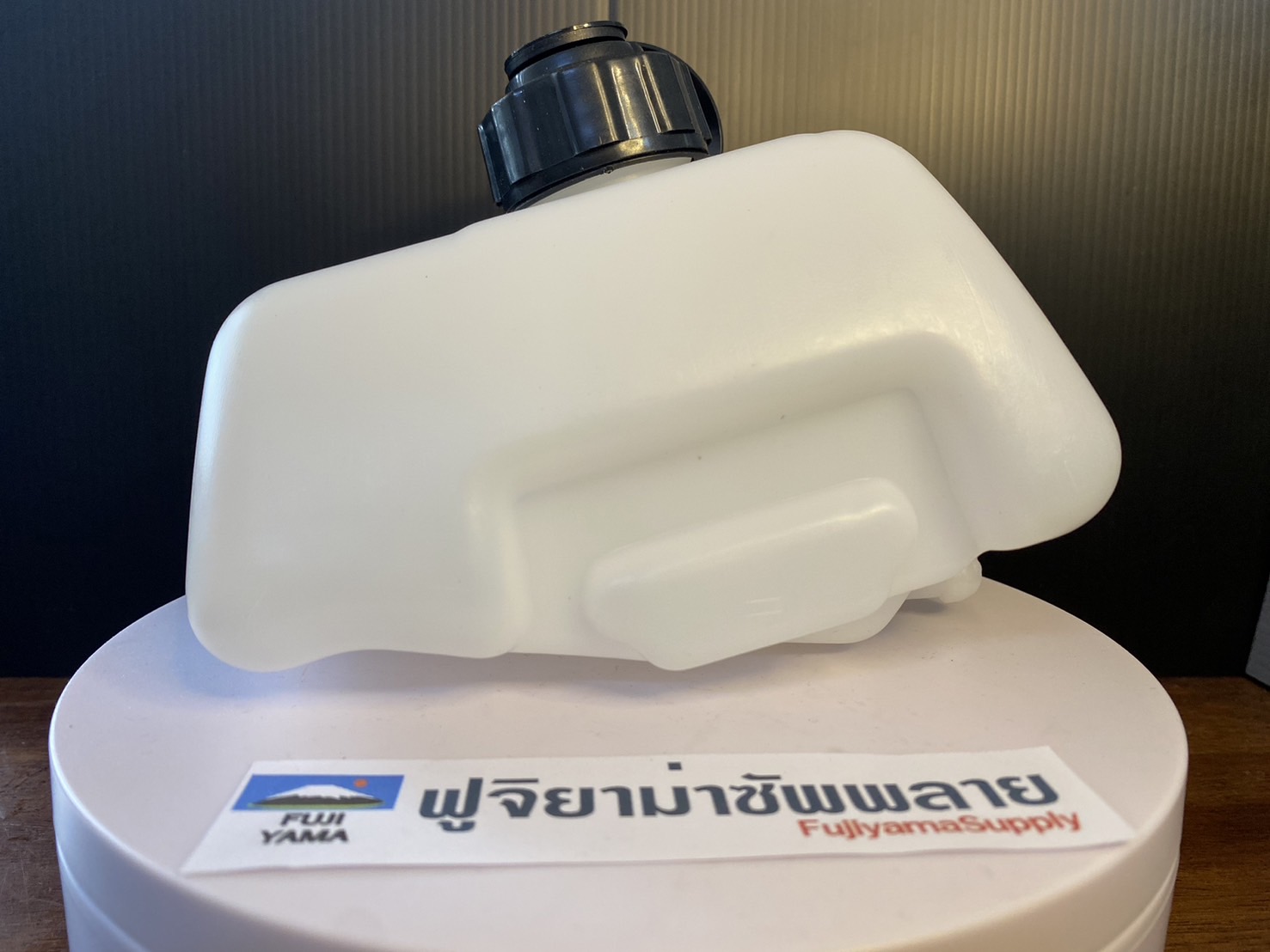 ถังน้ำมัน NB411 ใช้กับ Robin อะไหล่ เครื่องตัดหญ้า สะพายบ่า