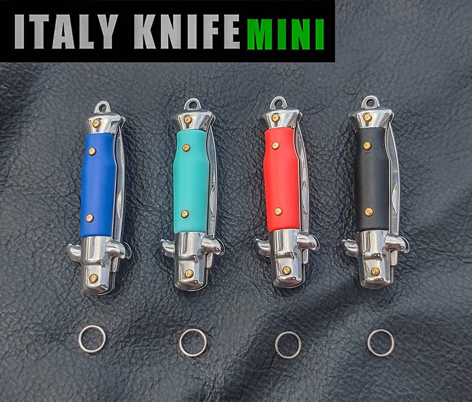 มีดพับ MINI ITALY KNIFE 🌹 มีดพับไซส์ขนาดพกซ่อน สามารถคล้องเป็นพวงกุญแจได้ เพราะมีห่วงแถมมาให้ ไว้ใช้คล้องกับอุปกรณ์ต่างๆ ที่คุณอยากจะคล้อง เช่นพวงกุญแจ กระเป๋า เป็นต้น ตัวมีดออกแบบมาตามแบบสไตล์มีดอิตาลี ด้ามจับหลากสีสัน แข็งแรงด้วยการยึดด้วยหมุดทอ