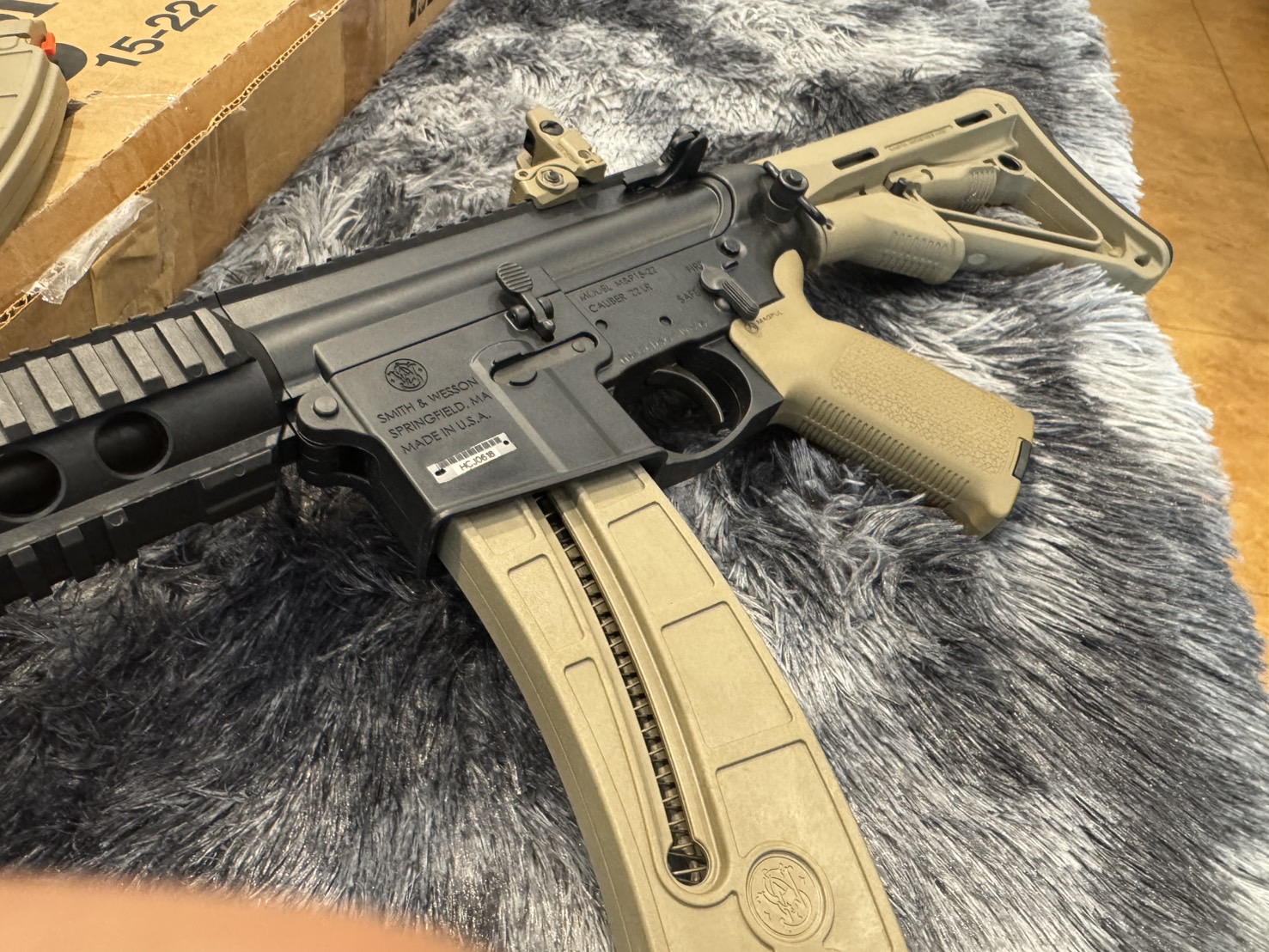 ** ติดจอง **[ปืนฝากขายมือสอง] Smith MP15-22 .22LR สภาพดี สีทราย ราคาดีน่าโดน น่าใช้งาน !!