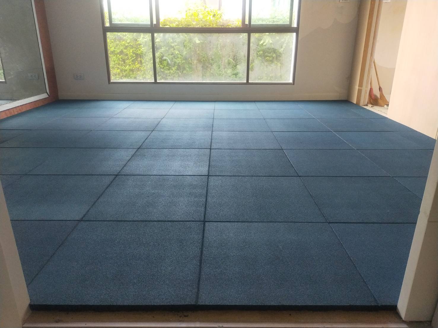 แผ่นปูพื้น แผ่นรองพื้น แผ่นปูพื้นกันกระแทก