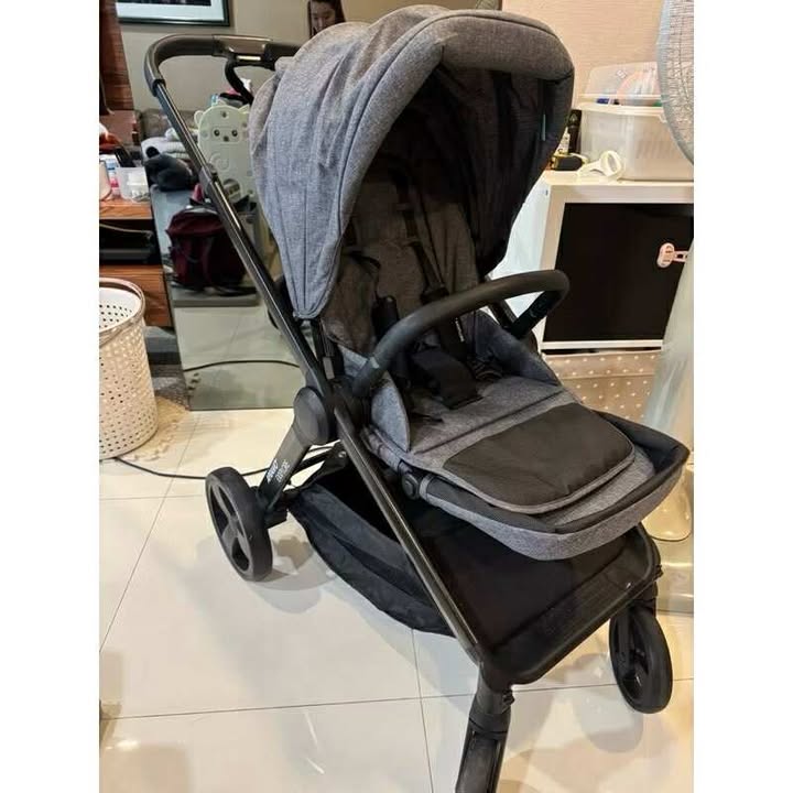[ สินค้าฝากขาย ] รถเข็นเด็ก Apramo Exxplore stroller