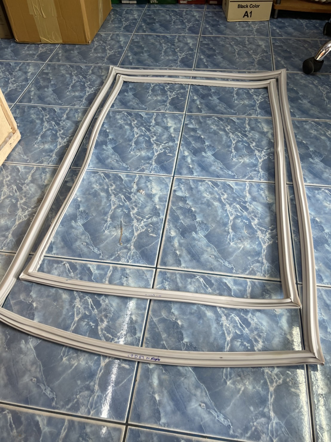 0000950 ขอบยาง ประตู ตู้เย็น Sharp ชาร์ป รุ่น SJ-D43F9 (ขอบล่าง) ยางขอบประตูตู้เย็น ขอบยางประตู ตู้เย็น 2 ประตู