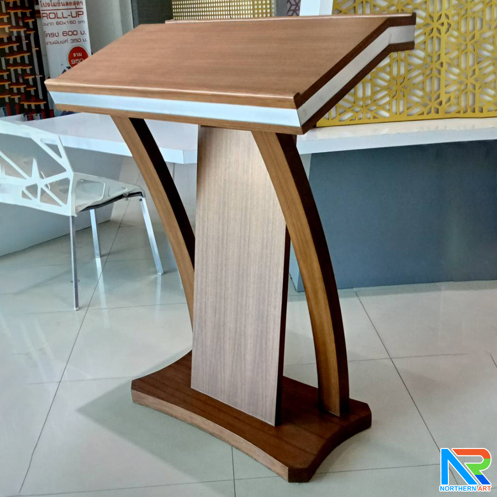 โพเดียมไม้ ยืนคู่ ขนาด 90x52x121 cm.ลายไม้ สีสัก แต่งไม้โค้งด้านข้าง พร้อมแถบลามิเนตสีเงินเงาTOPและ เสาข้าง