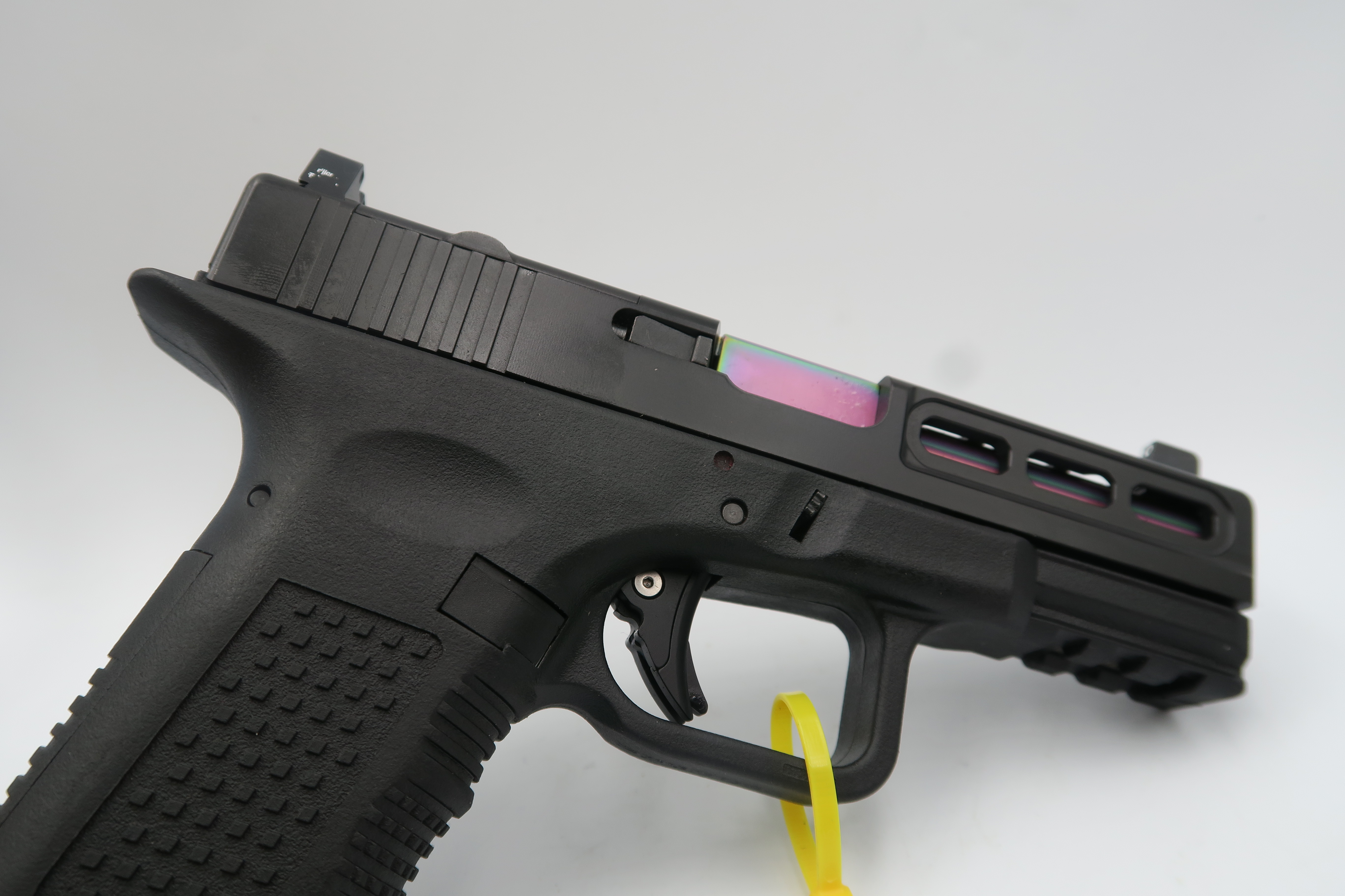 Lonewolf 9mm. ปืนร้านค้า (ตัดโอนชื่อผู้จัดการ) **ไม่กดสั่งเล่นนะครับ ต้องติดต่อร้านมาก่อนสั่งปืนครับ**