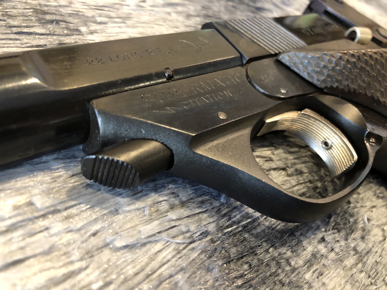 [ปืนฝากขายมือสอง] High Standard Super matic .22LR เก่าเก็บ โบราณ ใช้งานได้ สะสมดี ชอบก็มาจัดได้ครับ !!