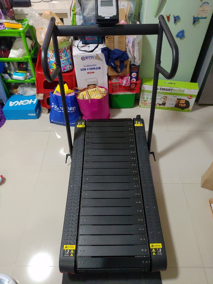 พร้อมส่ง* ส่งฟรี !! Home Gym Fit TT100 Curved Treadmill ลู่วิ่งไร้มอเตอร์ ดีไซน์โค้งออกแบบมาให้พับเก็บได้ง่าย