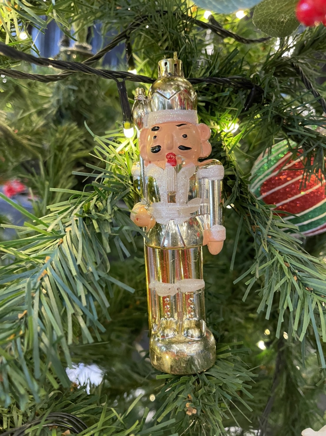 ต้นคริสต์มาสรวมของตกแต่ง