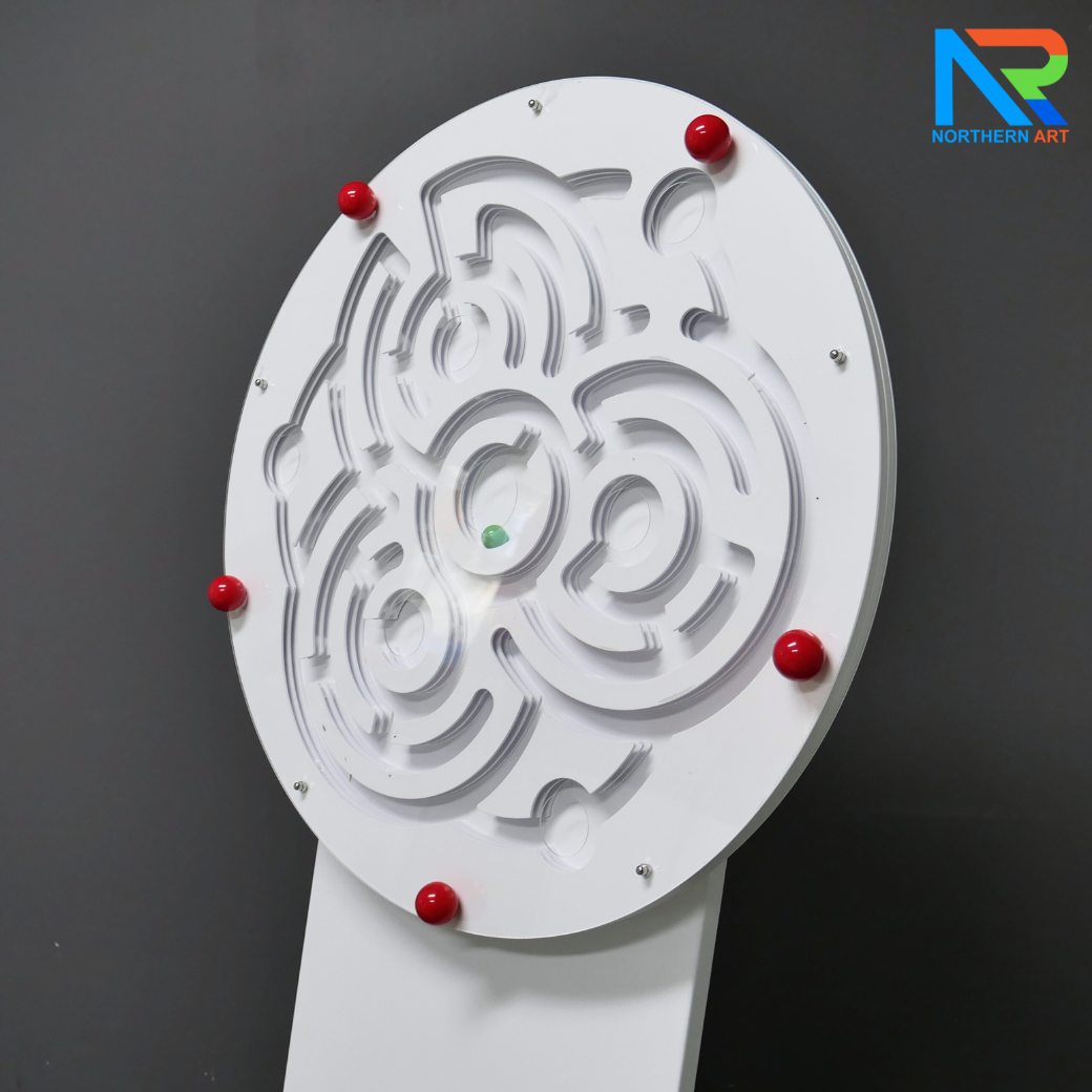 เกมส์เขาวงกตตั้งพื้น ขนาดวงล้อ 80 cm. พร้อมลูกแก้ว 3 ลูก