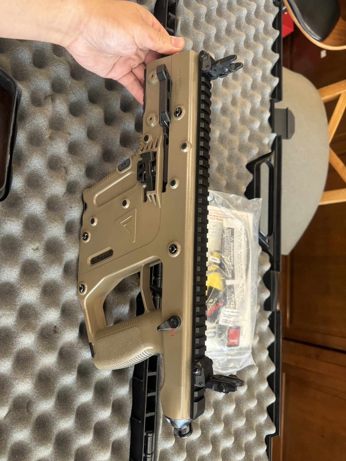 **ติดจอง** [ปืนฝากขายมือสอง] Kriss Vector.45 สีทราย FDE มือสอง รีคอยเบาสุดๆ ยิงนุ่มมือ !!!!