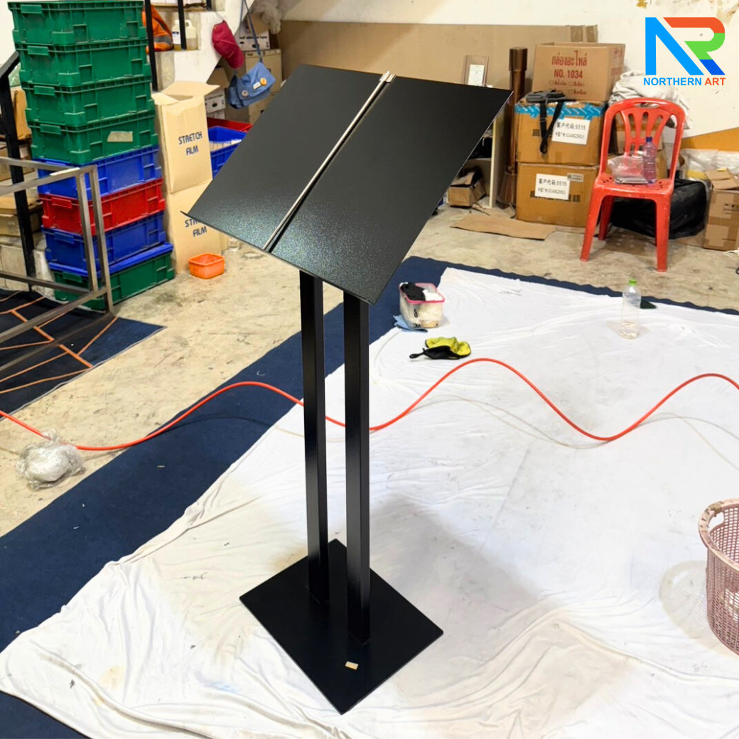 เมนูสแตนด์ เหล็กสีดำ ขนาด A2 เสาคู่ มีที่คั่นเมนูตรงกลาง ถอดออกได้