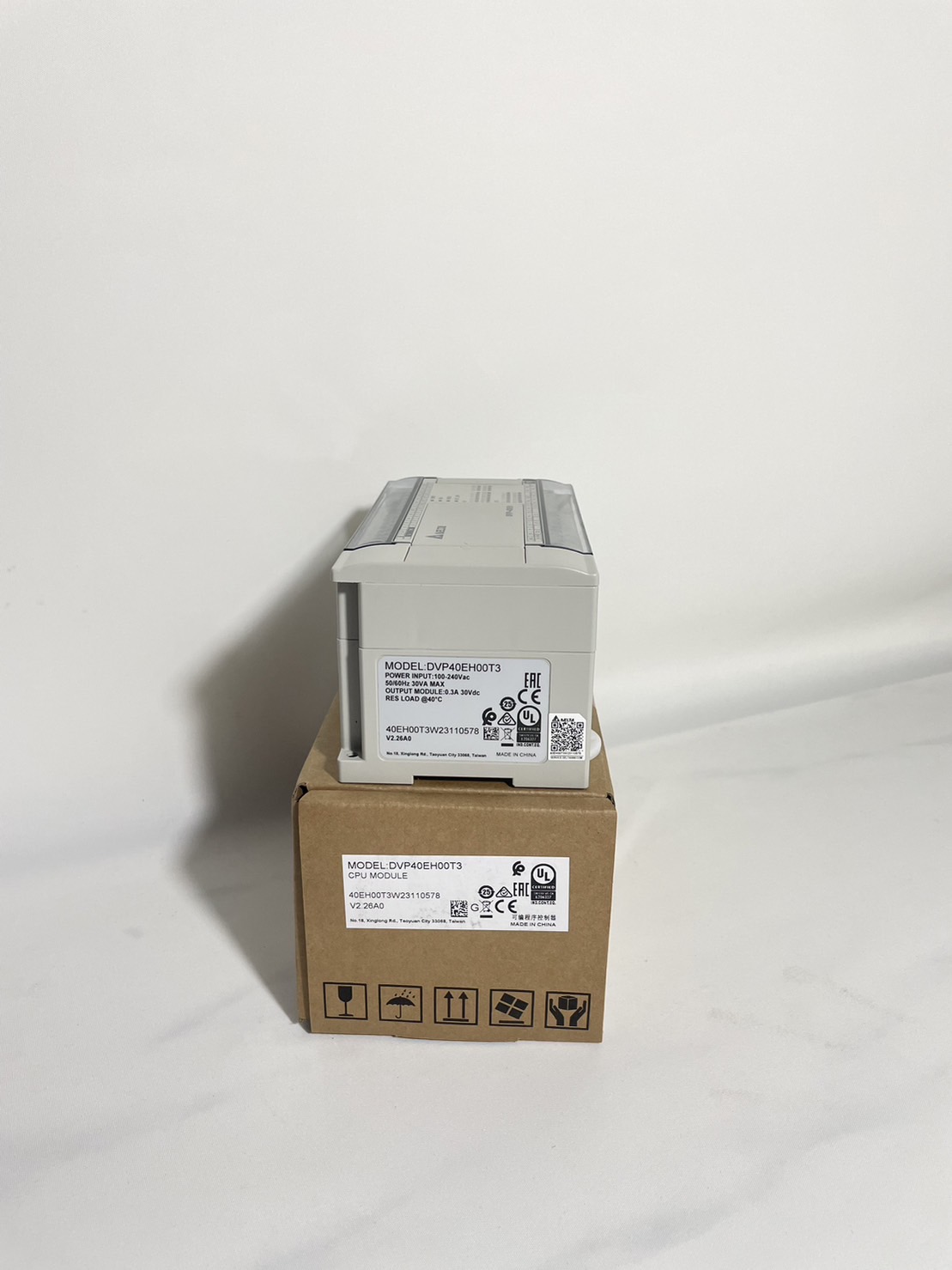 Delta PLC DVP40EH00T3 24DI/16DO 220V (Transistor)
