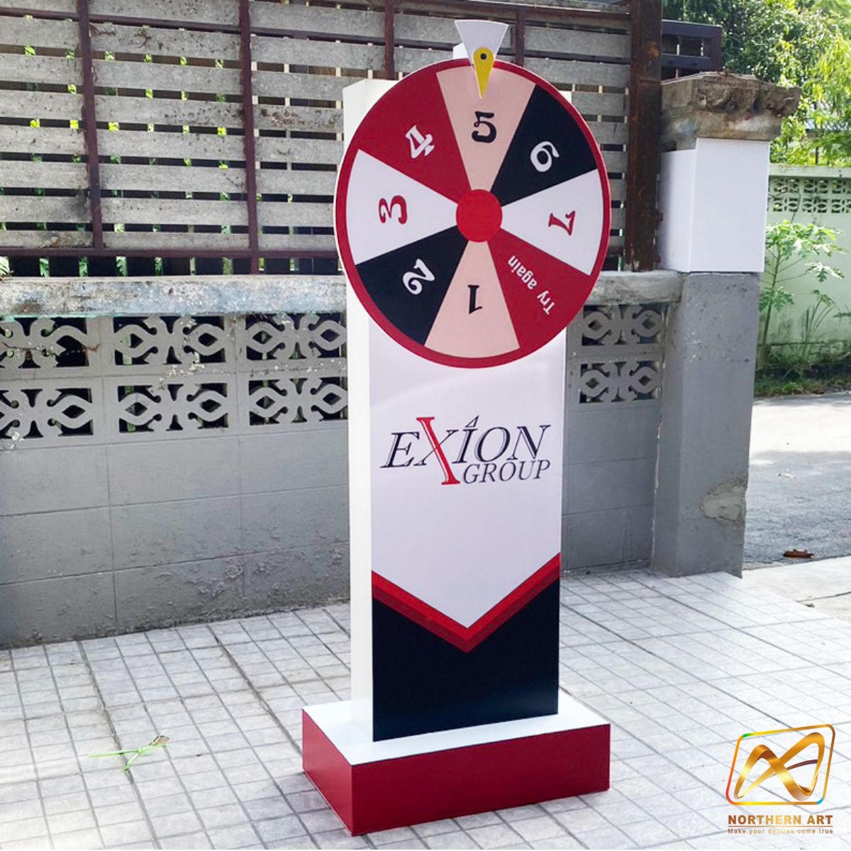 เช่าเกมส์วงล้อไม้ ตั้งพื้น ขนาดวงล้อ 60 ซม. สูง 170 cm. พร้อมงานพิมพ์สติ๊กเกอร์