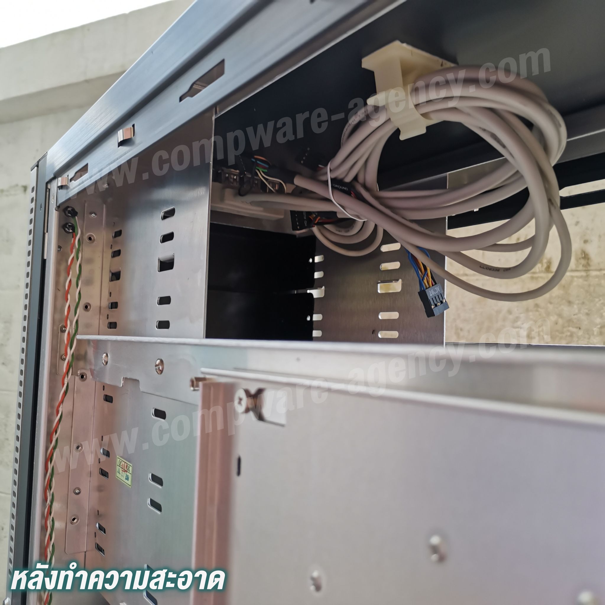 LIAN LI PC-A71B Black Aluminum ATX Full Tower Computer Case [กล่องเคส+อุปกรณ์เคสอยู่ครบ] // สินค้าตัวโชว์มีตำหนิ