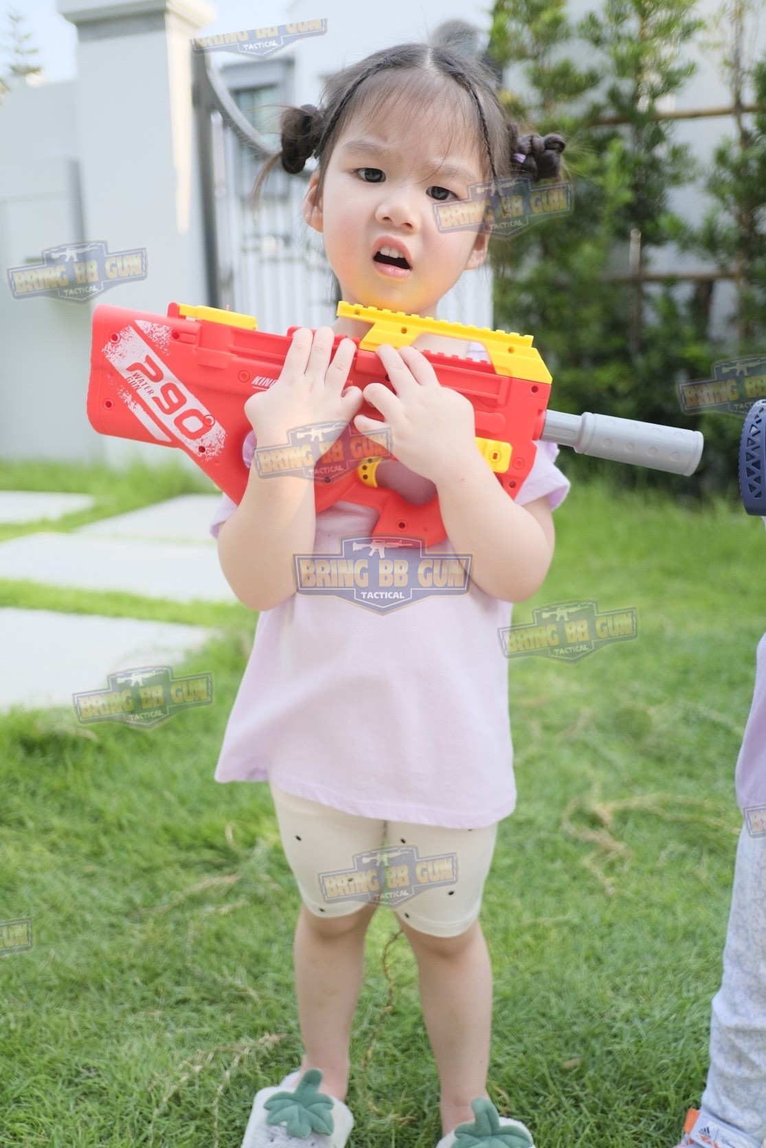 ปืนฉีดน้ำไฟฟ้า รุ่น P90 (ปืนฉีดน้ำของเล่น) (ปืนฉีดน้ำอัตโนมัติ) (ยิงได้ต่อเนื่อง)