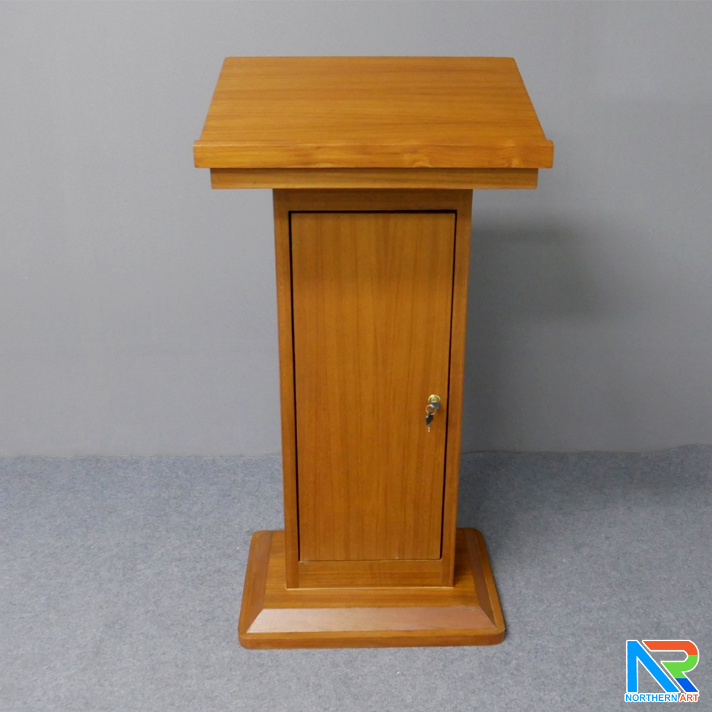 โพเดียมไม้ สีโอ๊ค ทรงโมเดิร์น TOP เอียง ขนาด (W)58 x (L)46 cm. สูง 114 cm. พร้อมตู้ใส่ของ มีกุญแจล็อค