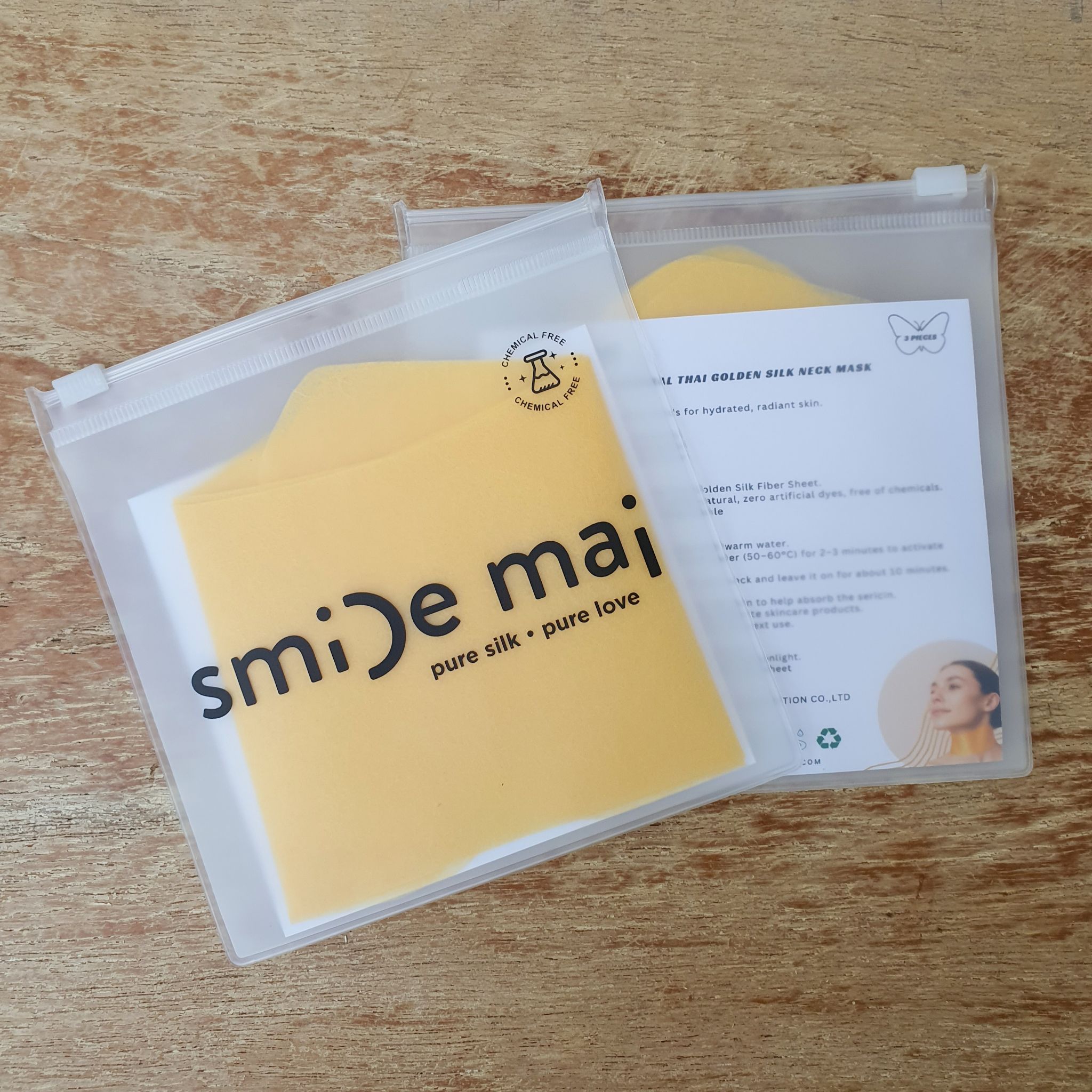 Travel set 3 pcs. 100% Reusable Natural Golden Raw Silk Sheet Neck Mask แผ่นมาส์กคอใยไหมทองคำ 3 ชิ้น