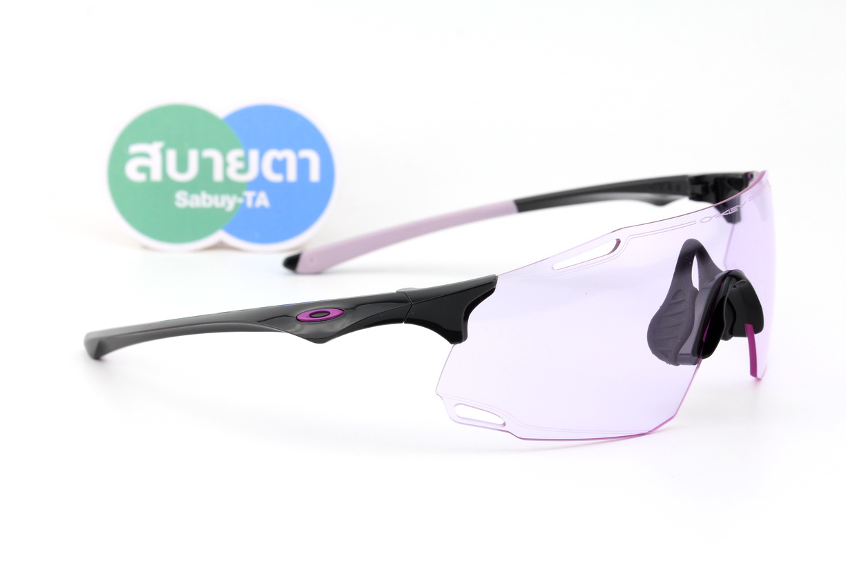 Oakley CYBR DYNO Polished Carbon / Prizm Low Light SKU#OO9513D-04