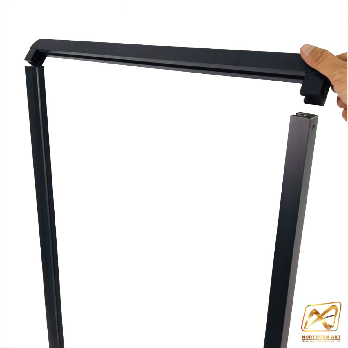 ป้ายตั้งพื้นฐานน้ำ ขนาด(W) 63 x (L) 37 x (H) 166 cm. โชว์งานพิมพ์ 2 ด้าน โครงอะลูมิเนียม ถอดประกอบได้ ฐานน้ำถ่วงน้ำหนัก