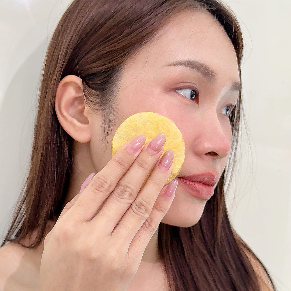 500 pcs.- 100% Biodegradable Natural Golden Raw Silk Pad 6 cm - .แผ่นเช็ดใยไหมธรรมชาติ ขนาด 6 ซม. ( 500 ชิ้น)