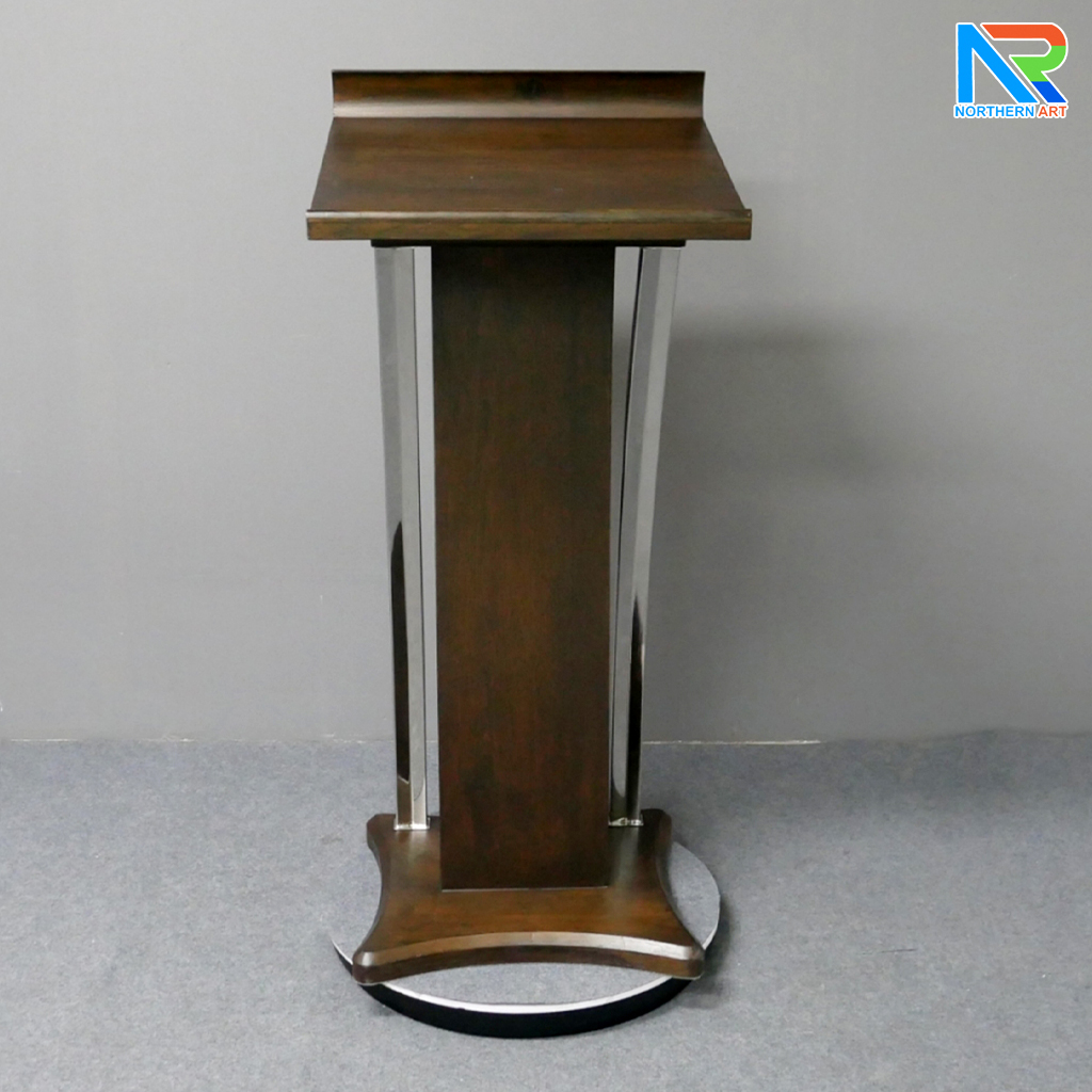 โพเดียมไม้ สีโอ๊ค ตกแต่งสแตนเลสเกรด304 ขนาด (W) 55 x (L) 50 x (H) 120 cm.