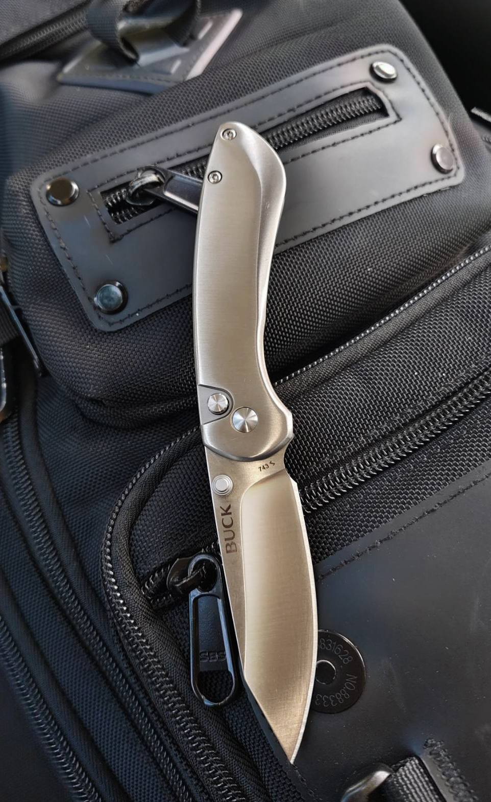 มีดพับระบบ Button Lock รุ่นแรกของ Buck มีดพับพกพาที่สมบูรณ์แบบสำหรับทุกวัน