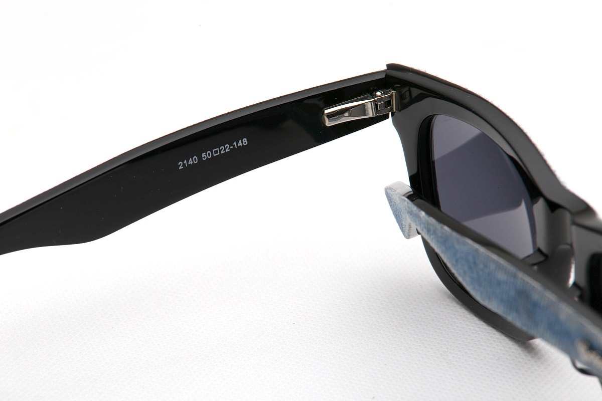 แว่นกันแดด Weekend Jeans 2140 C15 Black