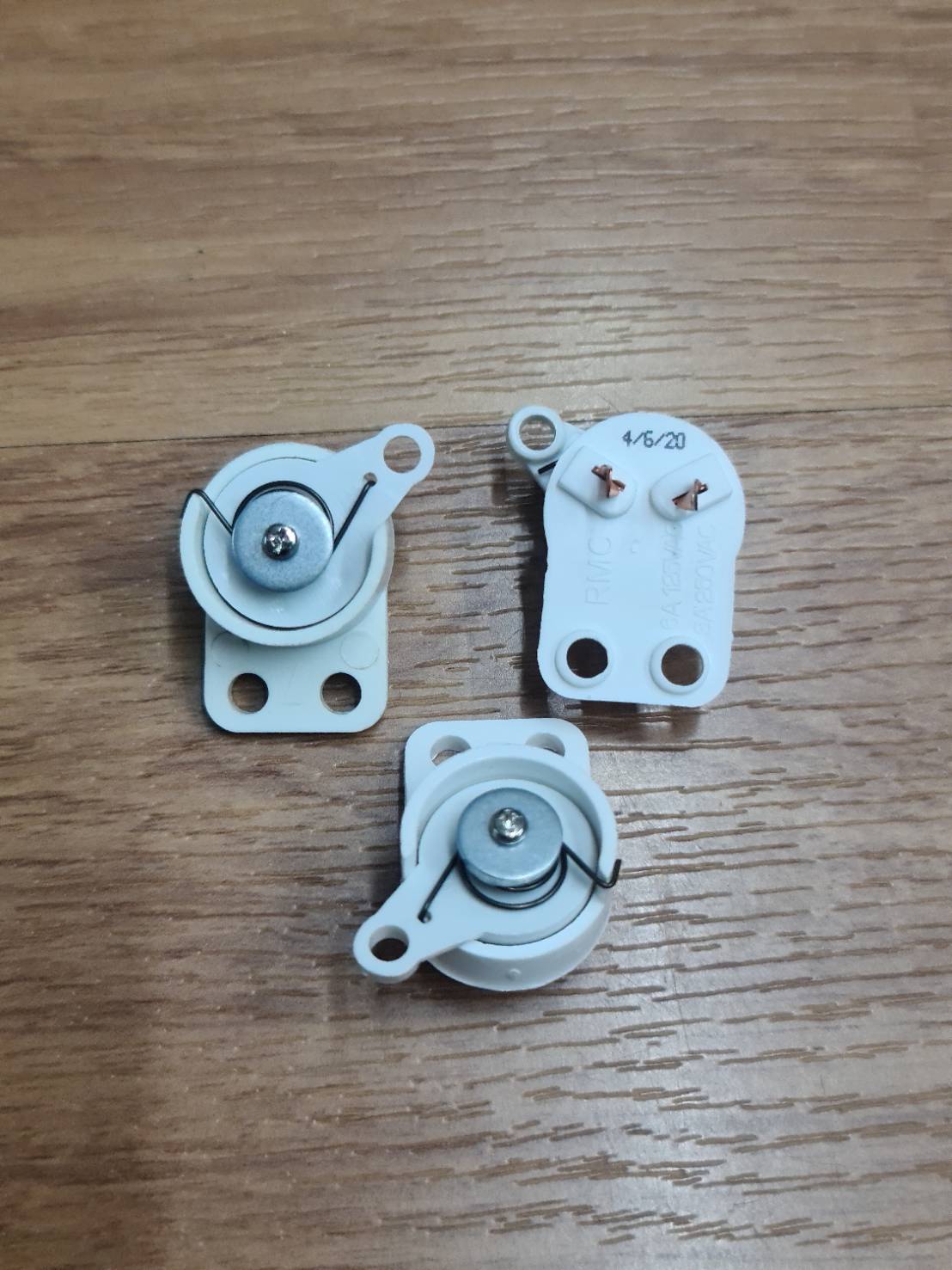 0000743 สวิตซ์ส่าย พัดลม Swing switch สวิตซ์ดึงส่าย สวิตซ์กระตุก สวิตซ์พัดลมผนัง ฮาตาริ Hatari 3A250V อะไหล่พัดลม