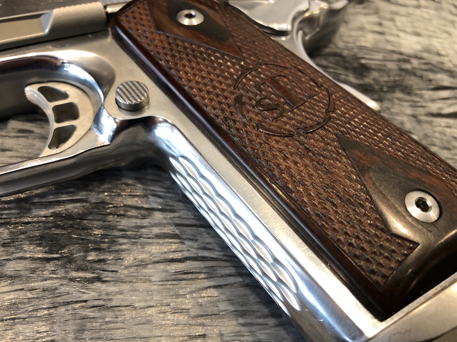 [ปืนฝากขายมือสอง] STI .45 1911 3นิ้ว Off duty สภาพดีแน่น ไกดี แม่นยำสูง เหมาะมือ พกซ่อน พกพาได้สบาย .45 ใหญ่สะใจ