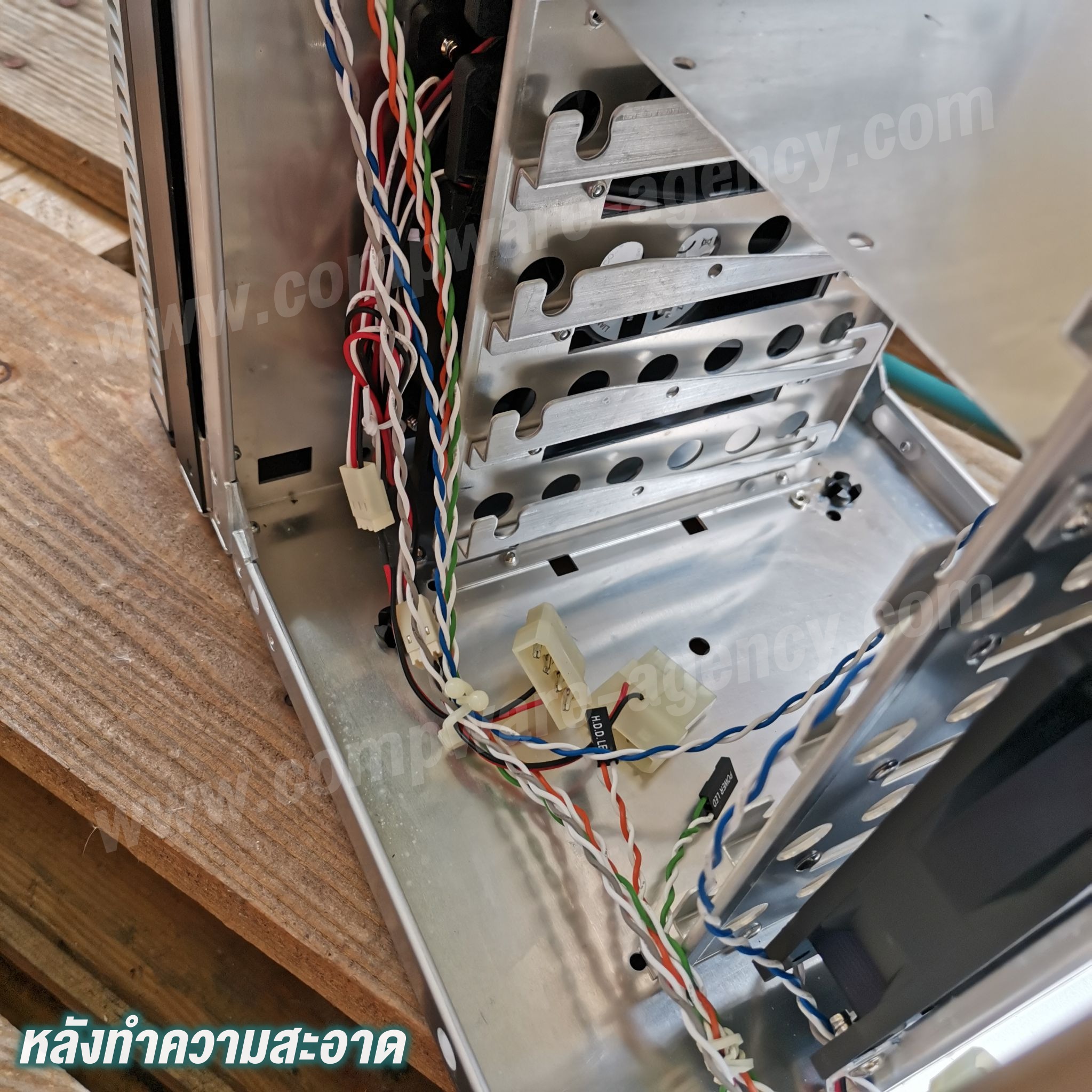 LIAN LI PC-A71B Black Aluminum ATX Full Tower Computer Case [กล่องเคส+อุปกรณ์เคสอยู่ครบ] // สินค้าตัวโชว์มีตำหนิ