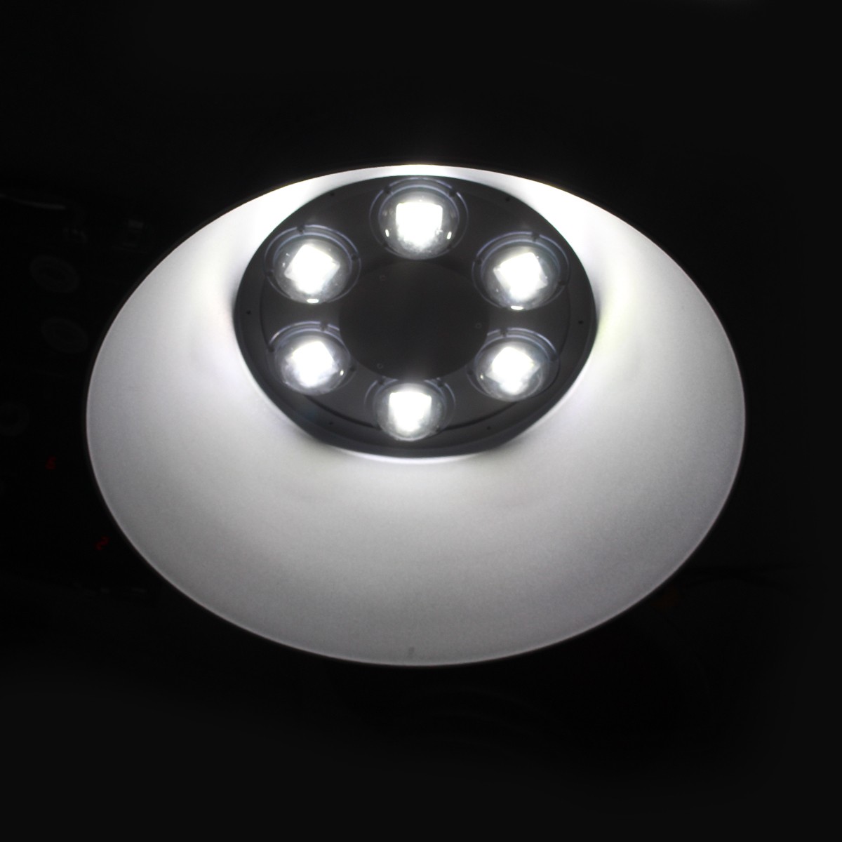 IWC-HIB-GKD-043-300W ไฮเบย์ รุ่นนี้ มีพัดลมระบายความร้อนในตัว