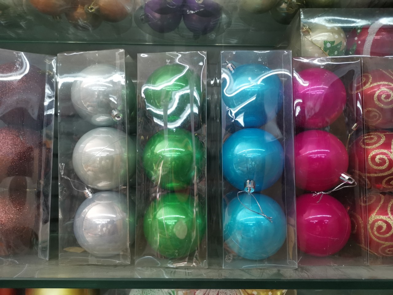 ลูกบอลคริสต์มาส จัด ตกแต่ง ธีมสีสัน พาสเทล มีสินค้าให้เลือกครบทุกเฉดสีที่ต้องการ ในราคาสุดพิเศษ