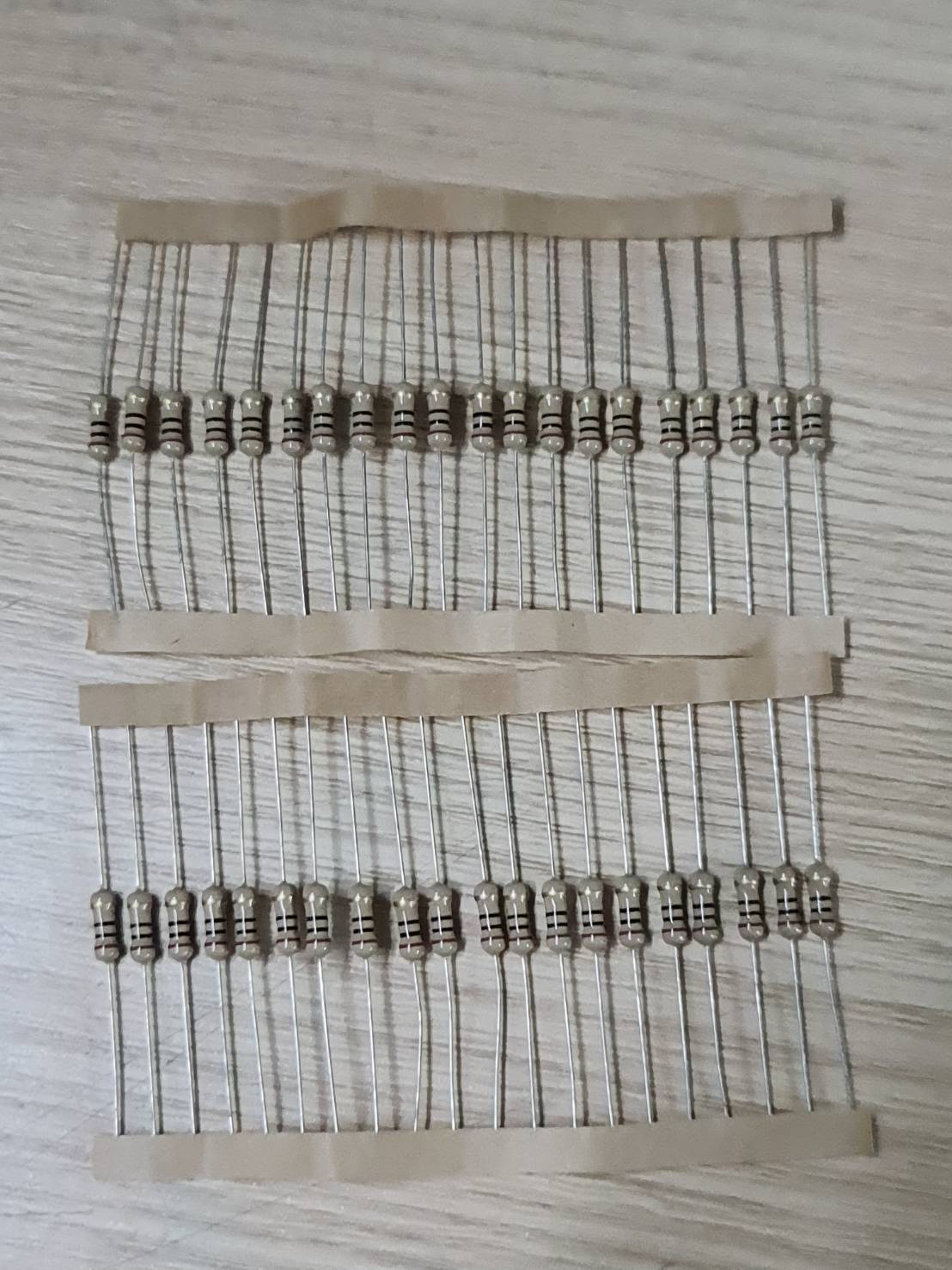 0000845 R 20 โอม 1/2 W 5% R Resistor ตัวต้านทาน 20 ชิ้น
