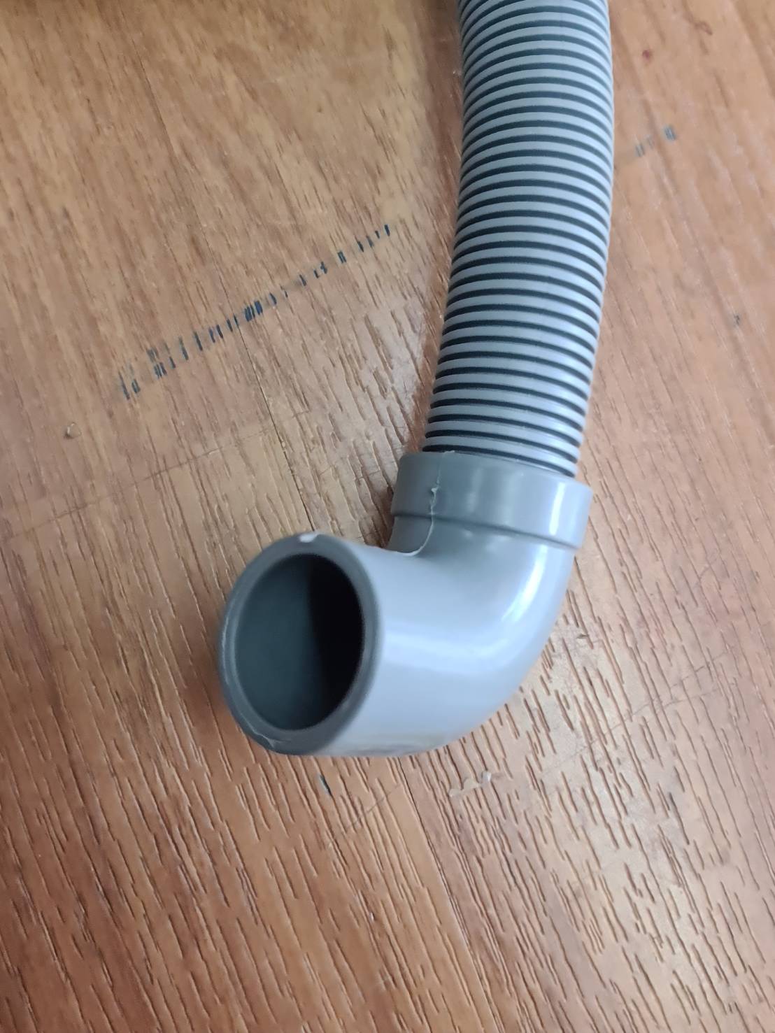 0000856 อะไหล่ อะไหล่เครื่องซักผ้า ท่อน้ำทิ้ง เครื่องซักผ้า 1300311 หัวงอ (ยาว 2 เมตร)