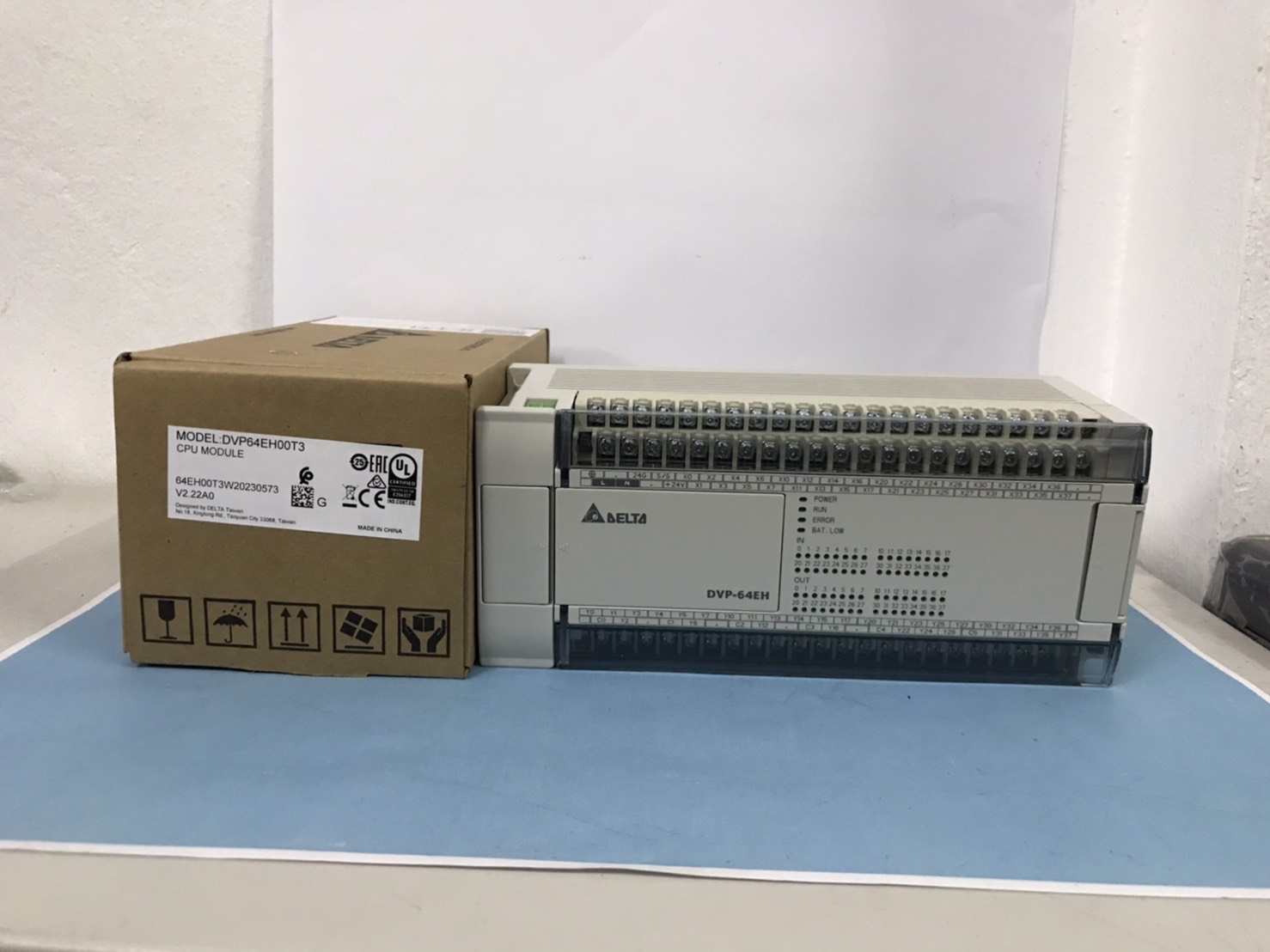 Delta PLC DVP64EH00T3 32DI/32DO 220V (Transistor)