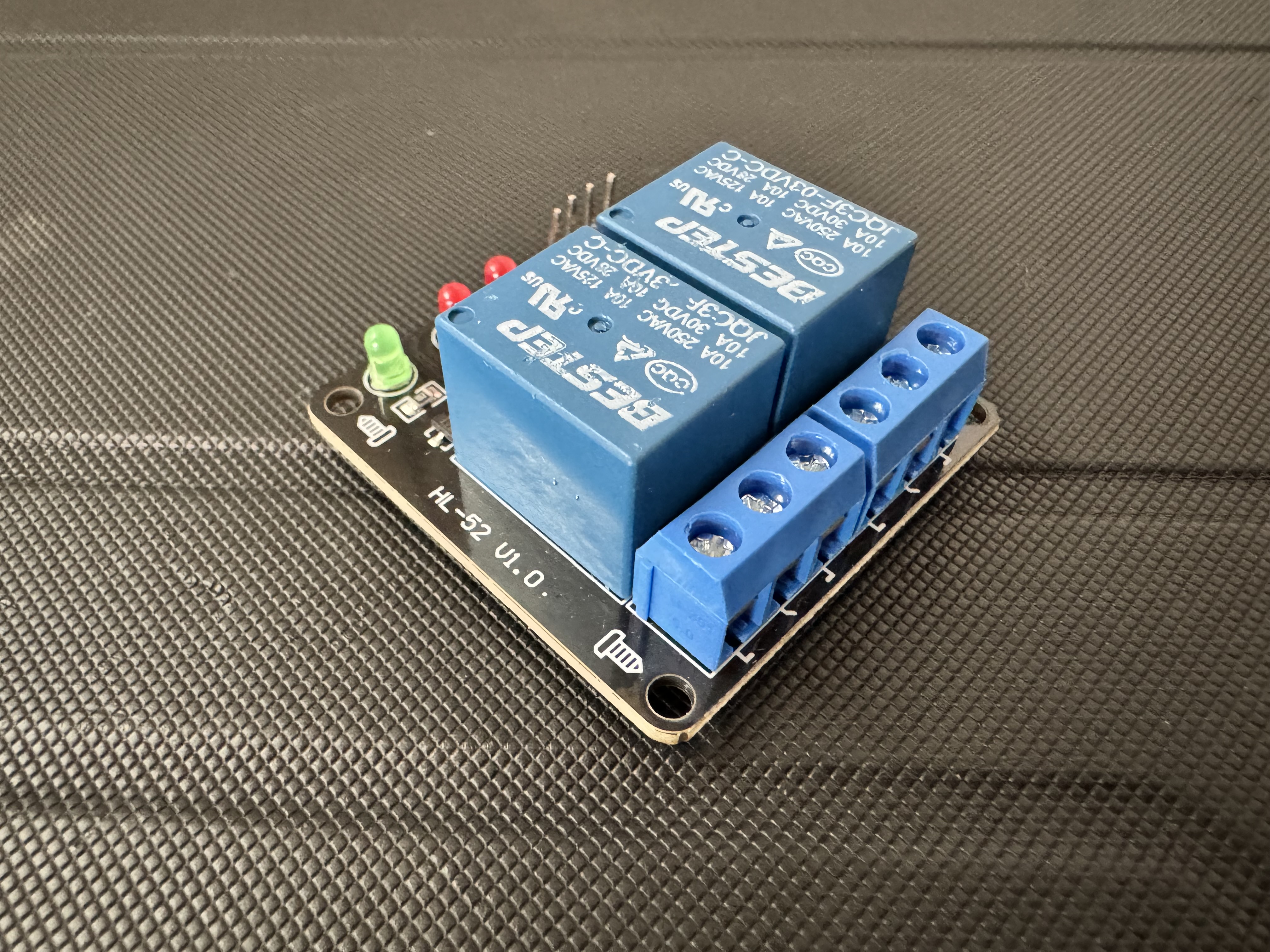 2 Channel 3V Relay Module Board 3.3V Low Level Trigger with Lamp For Arduino AC 250V 10A DC 30V