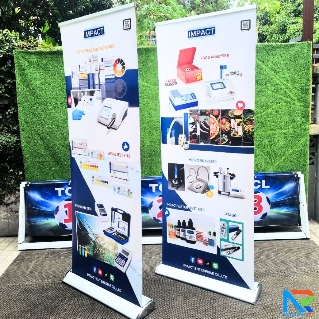 ROLL UP PREMIUM โรลอัพ ขนาด 80x200 ซม. รุ่นพรีเมี่ยม (หยดน้ำ) 1 หน้า วัสดุอะลูมิเนียมอย่างดี ม้วนเก็บได้ง่าย ฐานกว้าง แข็งแรง