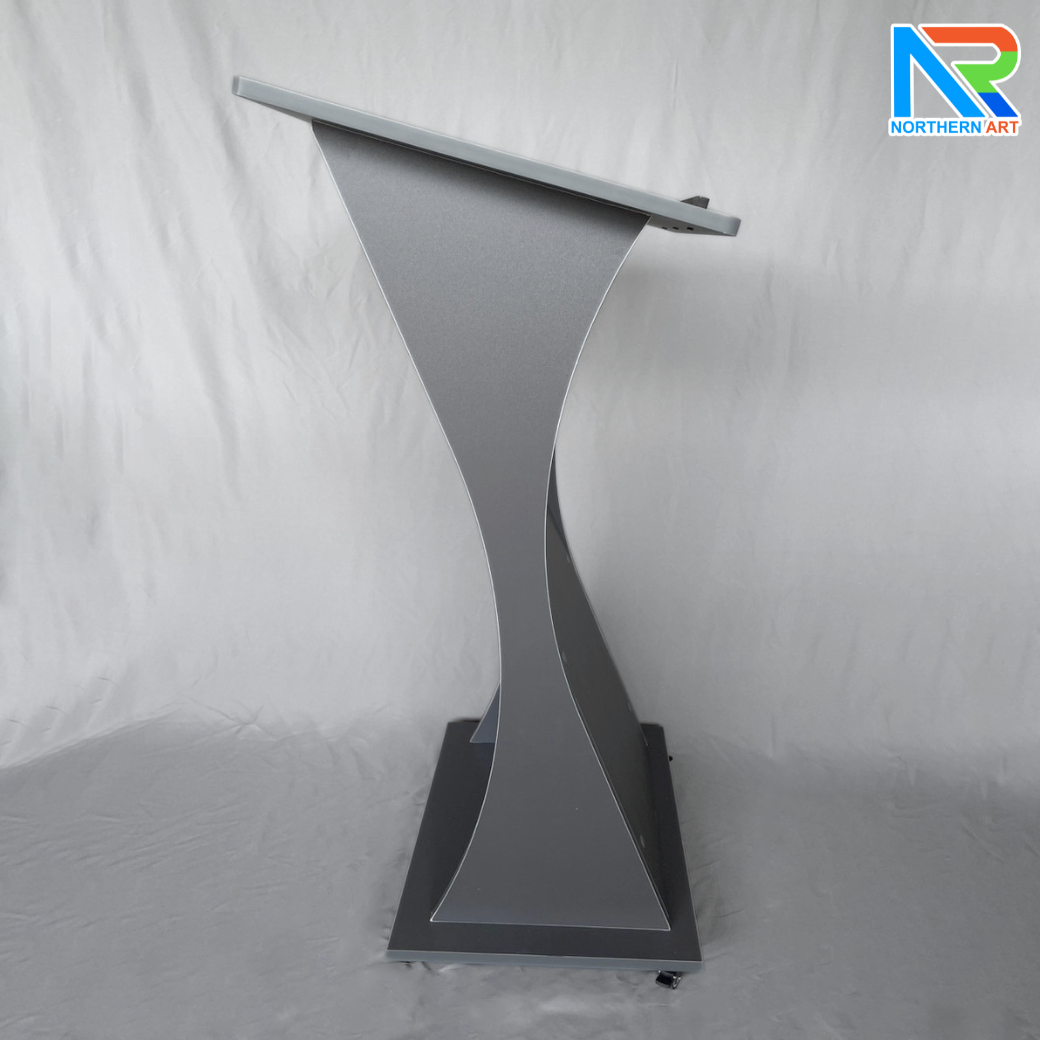 โพเดียมไม้ สีเทา TOPเอียง ขนาด (W)60 x (L)50 x (H)108 cm. พร้อมล้อเลื่อนและชั้นวางของ