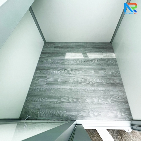 ป้อมยามสำเร็จรูป รุ่น ISOWALL ขนาด 1.20x1.20 ม.โครงสร้างเหล็ก ผนังISOWALL หนา 50 มม.กรอบประตู-หน้าต่าง อะลูมิเนียมสีเงิน