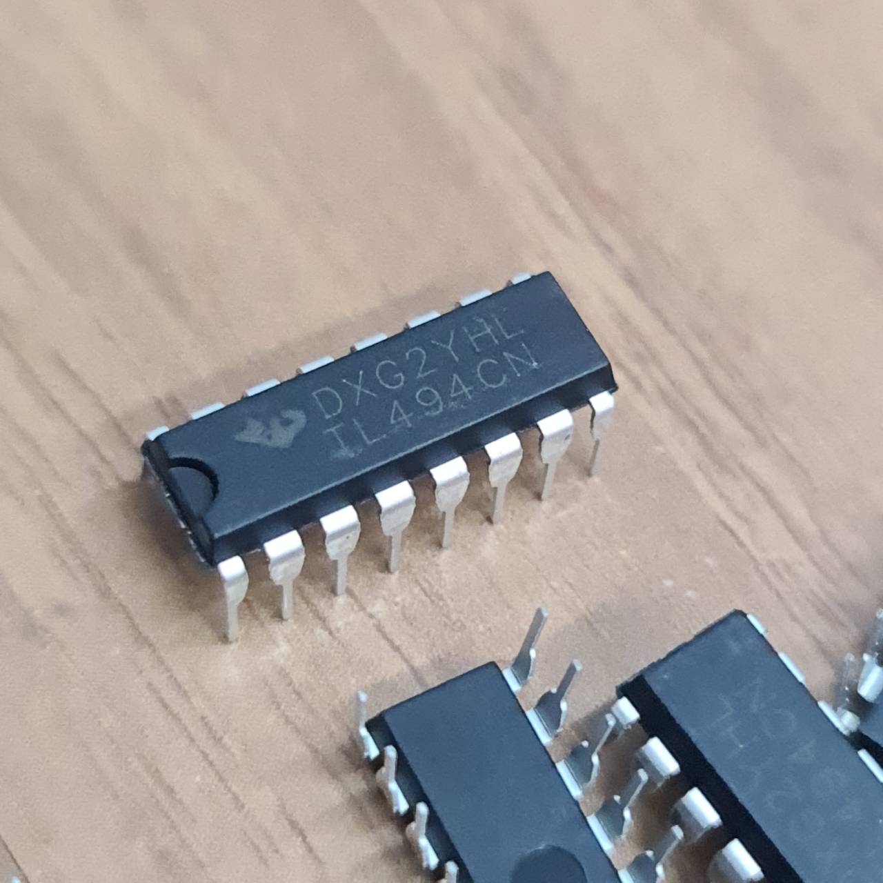 0000591 TL 494 CN DIP-16 ไอซีสวิทชิ่ง จำนาน 5 ตัว