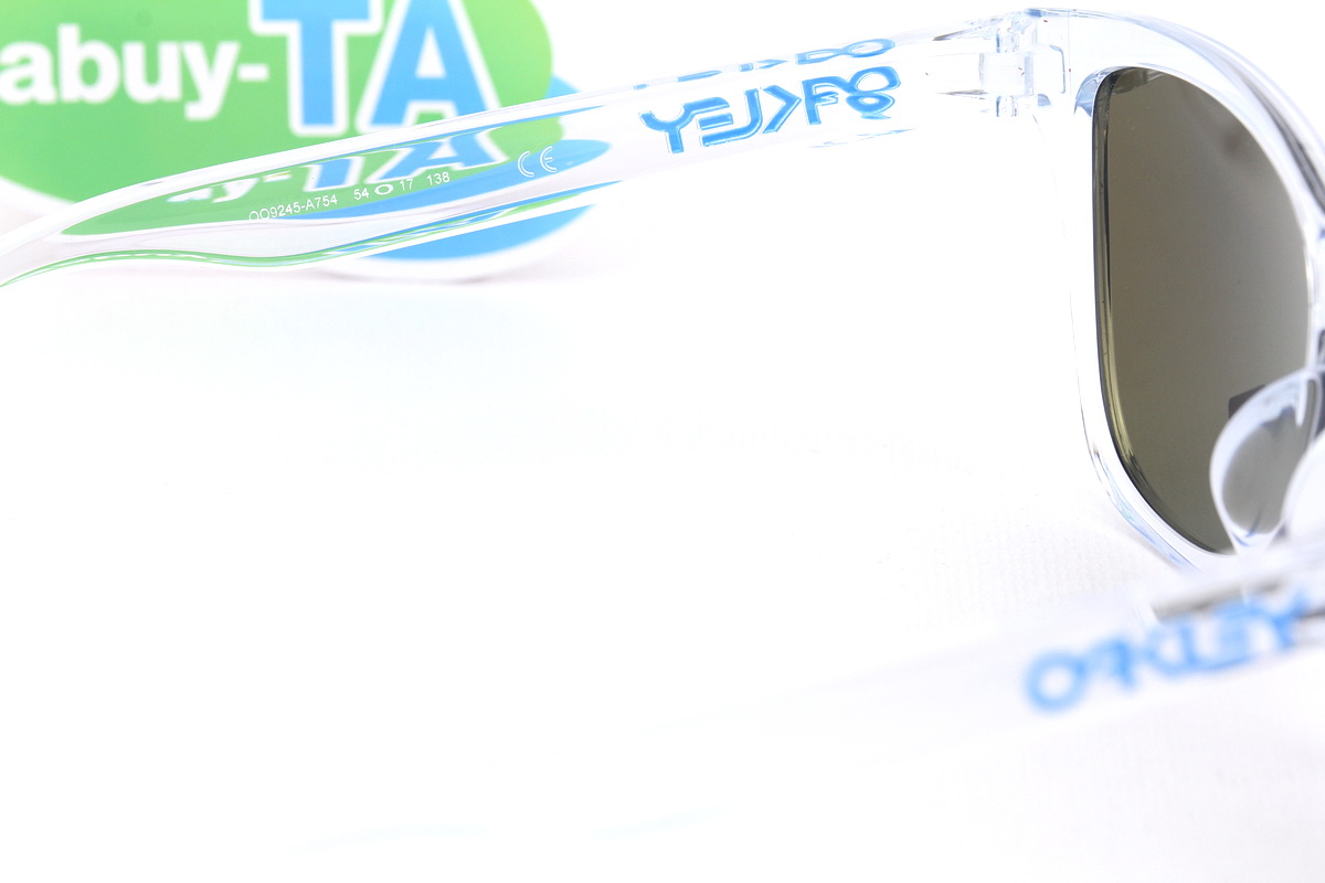 Oakley Frogskins Crystal Clear/Prizm Sapphire SKU#OO9245-A7
