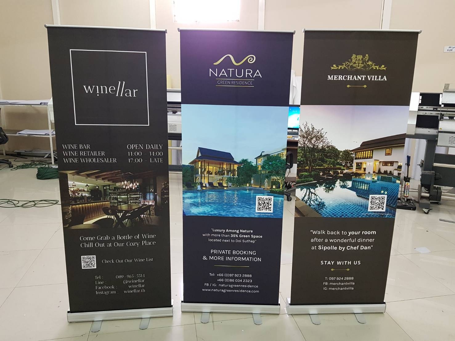 ROLL UP GRADE A โรลอัพ ขนาด 60x160 ซม. โครงสร้างอะลูมิเนียมทั้งชุด แข็งแรง ทนทาน ม้วนเก็บได้ พกพาสะดวก