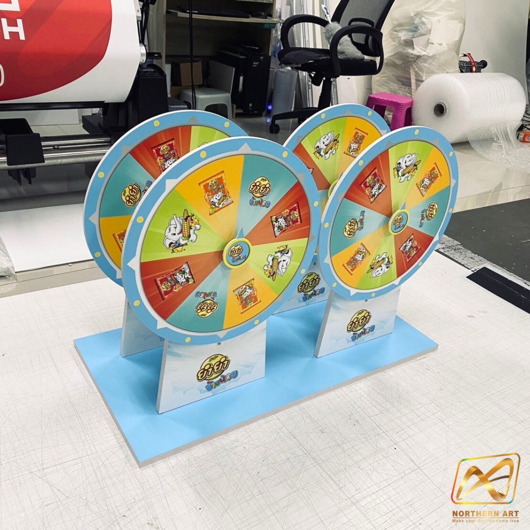 เกมส์วงล้อตั้งโต๊ะ ขนาดวงล้อ 40 ซม. สูง 56 ซม. วัสดุพลาสวูดสีขาว หนา 8-15 มม. ถอดประกอบได้