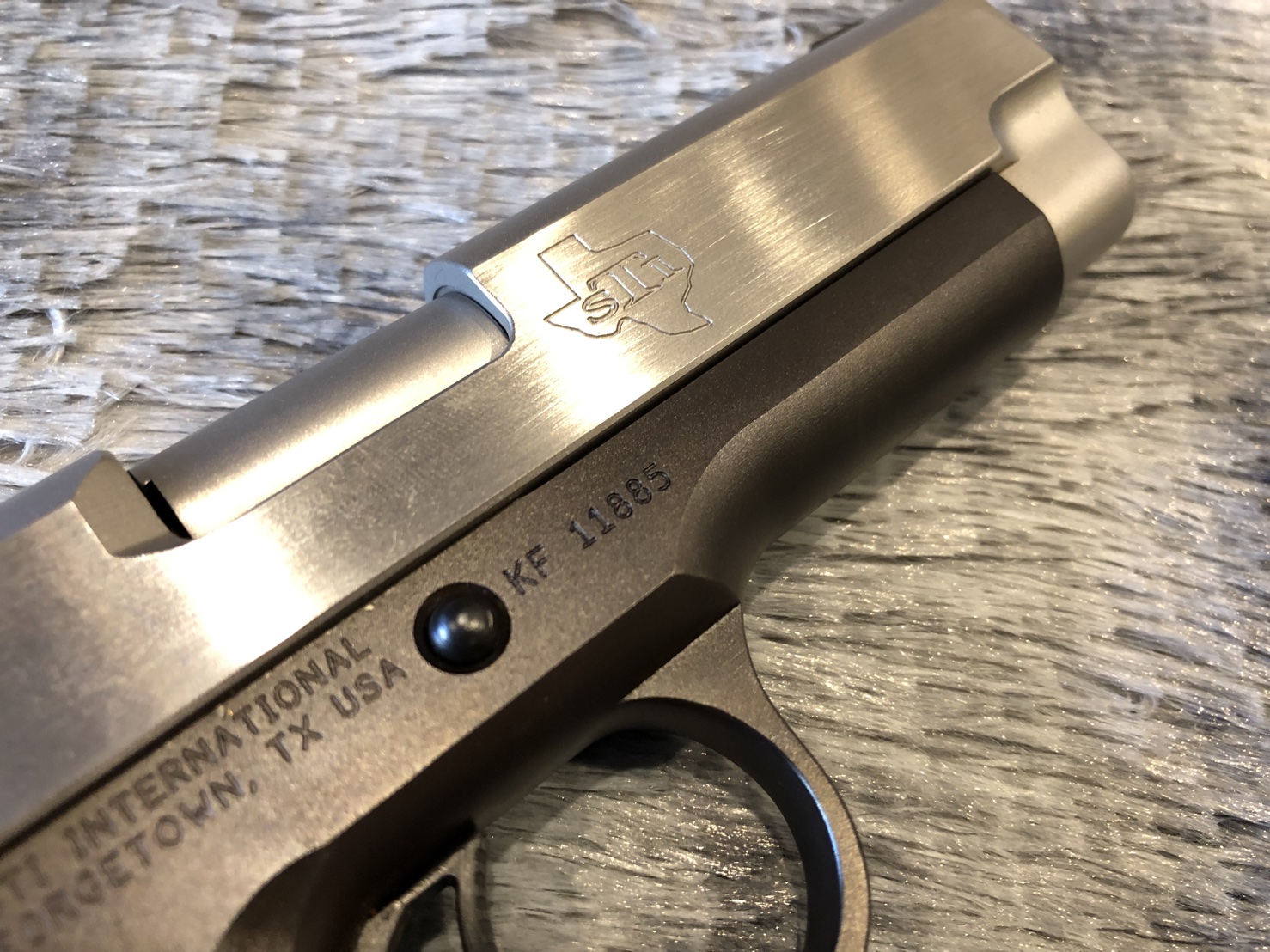 **ติดจอง** [ปืนฝากขายมือสอง] STI CUSTOM ขนาด 9มม เหมามือ 4นิ้วกำลังดี สวยงามตามท้องเรื่อง เดิมทุกจุด มีเสนห์ ไม่มีผลิตแล้ววว !!!