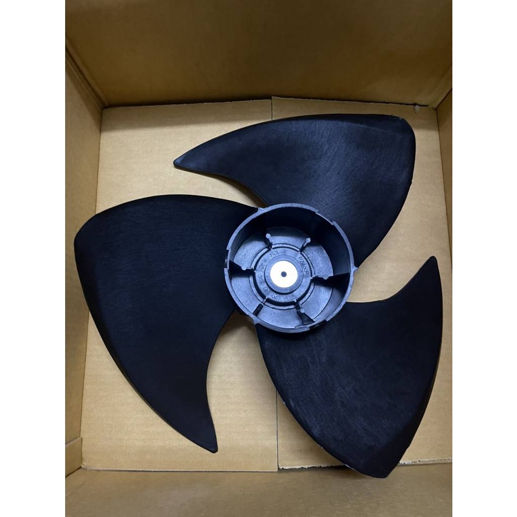 0000960 ใบพัดลม คอยล์ร้อน ขนาด 16 นิ้ว ใบพัดลมพลาสติก ใบพัดคอนเดนซิ่ง ไดรกิ้น ไดกิ้น