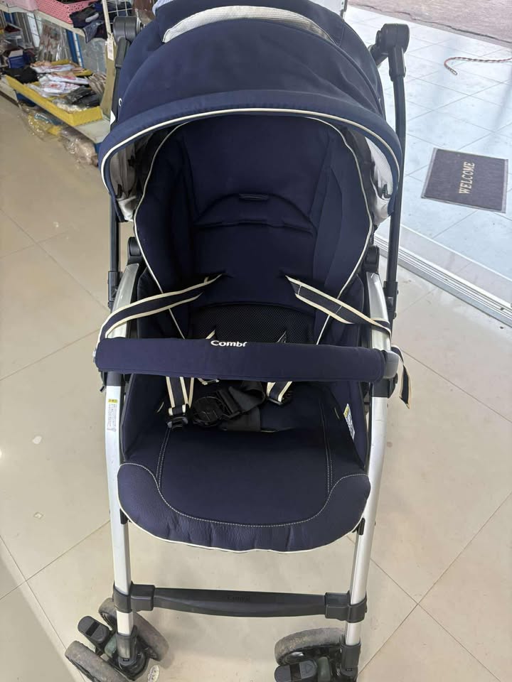 [ สินค้าฝากขาย ] รถเข็นเด็ก Combi Diaclasse Auto4cas