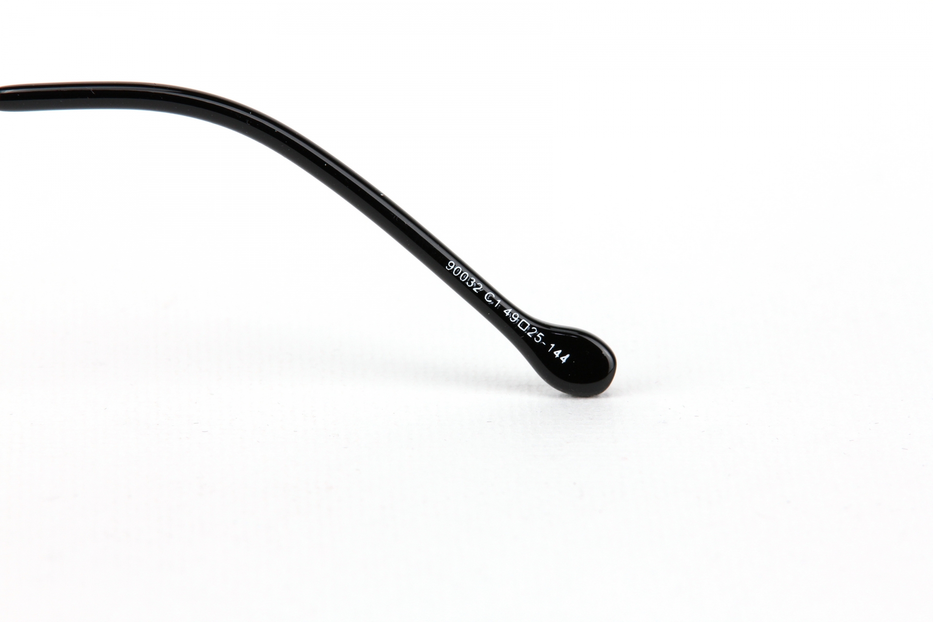 กรอบแว่นสายตา Weekend 90032 C1 Black