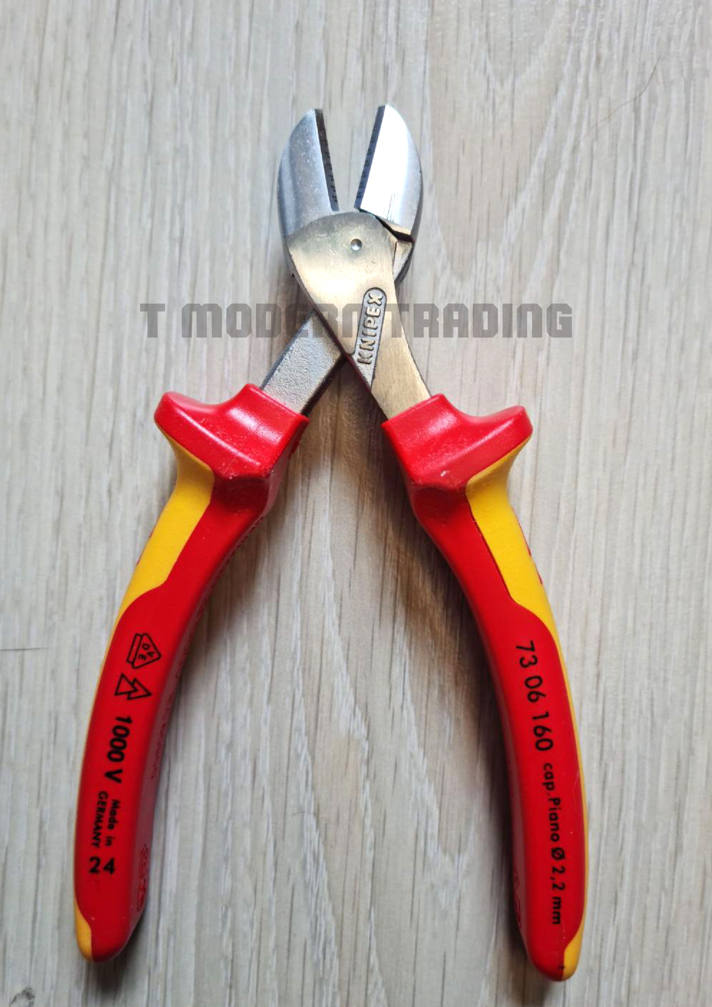 KNIPEX คีมปากเฉียงผ่อนแรง X-cut 6" ด้ามกันไฟ1000V