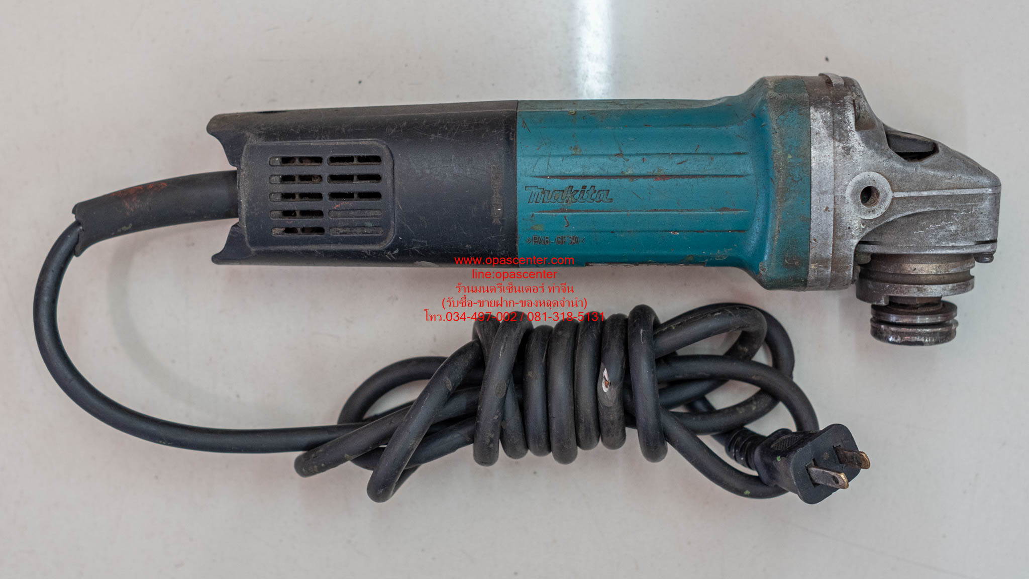 เครื่องเจียร์ มากีต้าร์ MAKITA 4 นิ้ว 840 วัตต์ รุ่น 9556HP ความเร็วรอบ 11,000 รอบ/นาที ของแท้ มือสอง สภาพดี