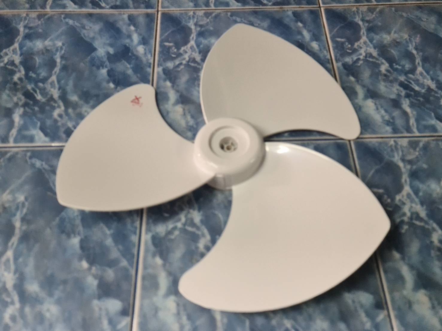 0000800 ใบพัดลม 18 นิ้ว มิตซู ขาวขุ่น พลาสติกเหนียว ทนทาน Mitsubishi