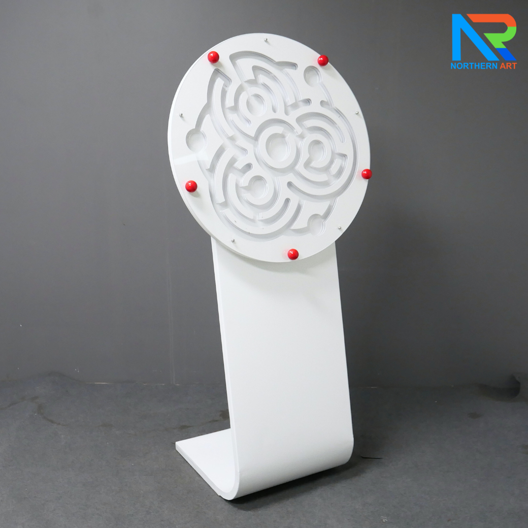 เกมส์เขาวงกตตั้งพื้น ขนาดวงล้อ 80 cm. พร้อมลูกแก้ว 3 ลูก